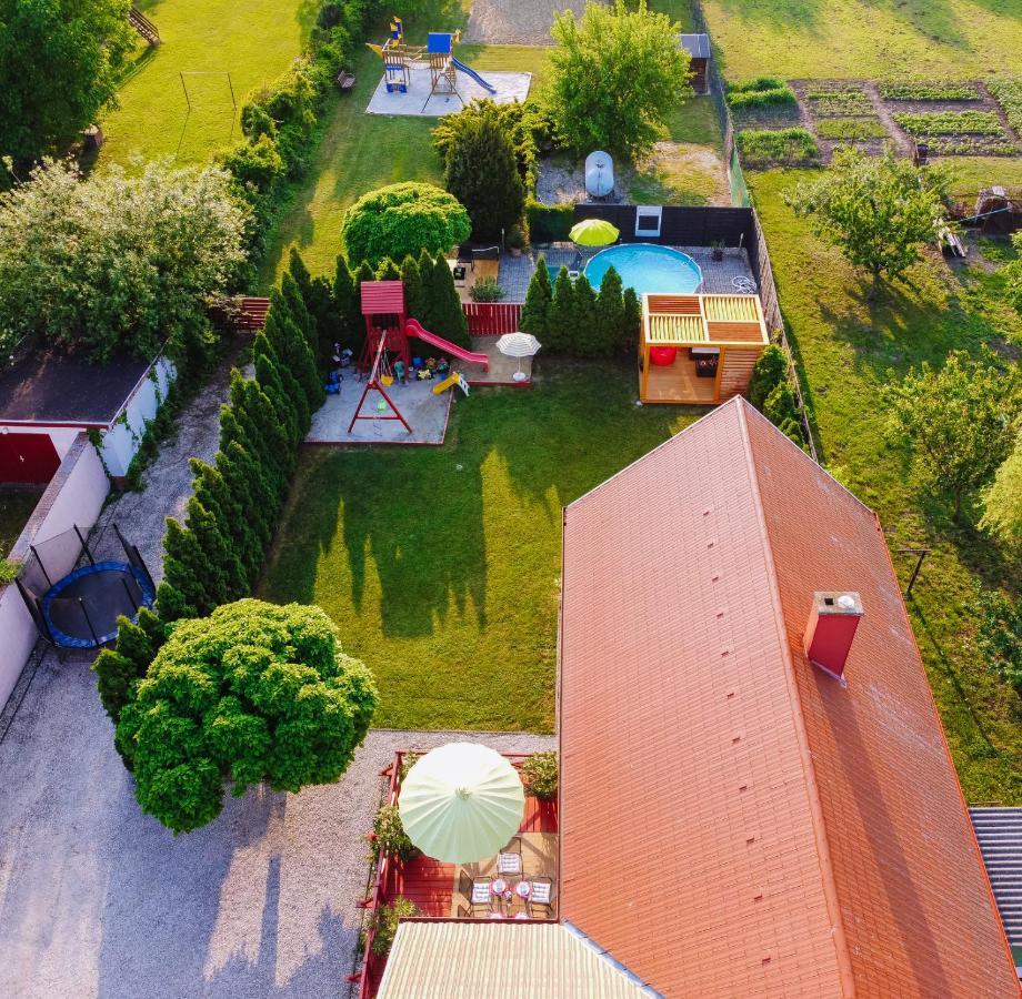 Sara-Lux Apartman Nyarliget Exterior foto