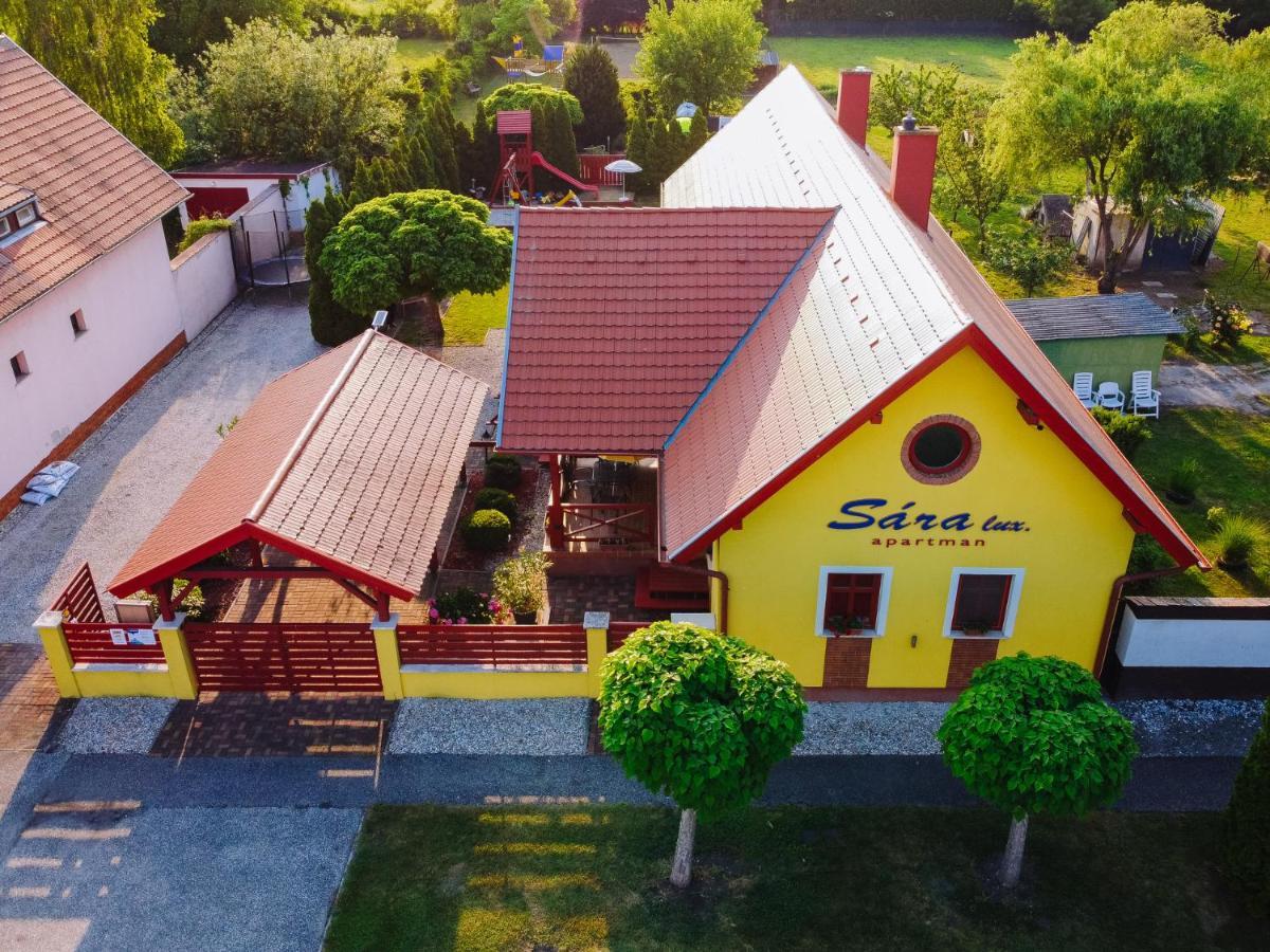 Sara-Lux Apartman Nyarliget Exterior foto