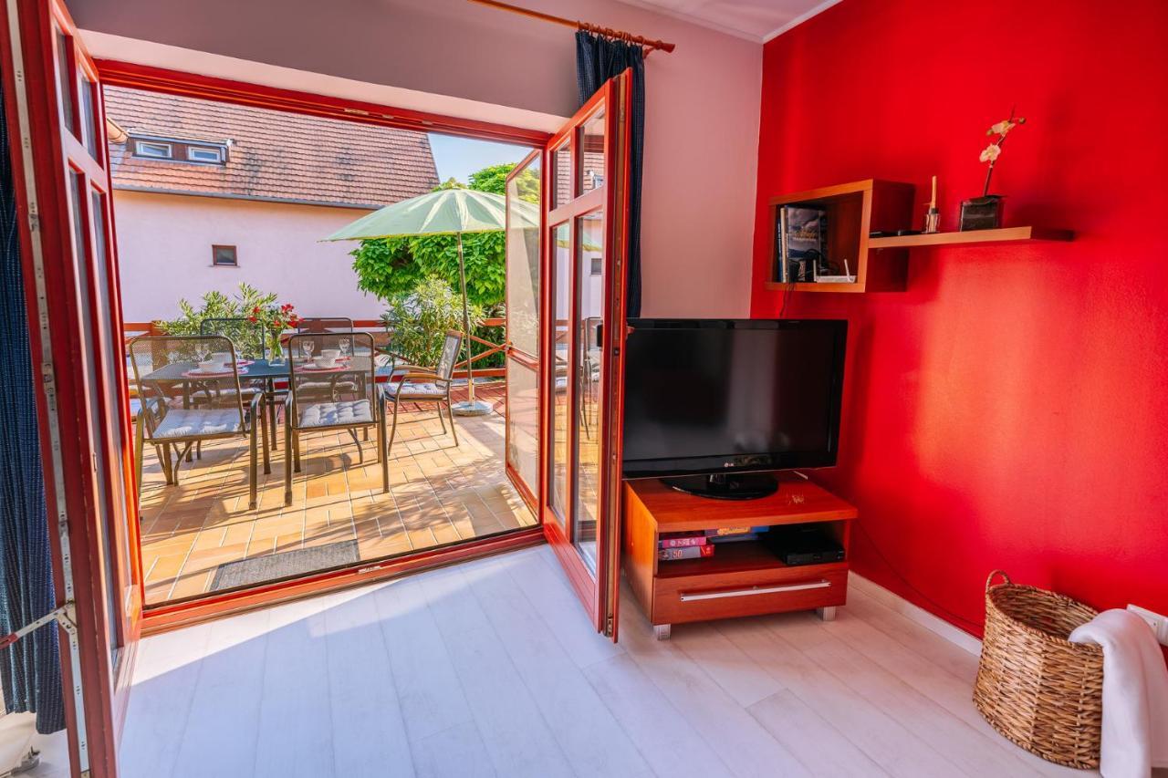 Sara-Lux Apartman Nyarliget Exterior foto