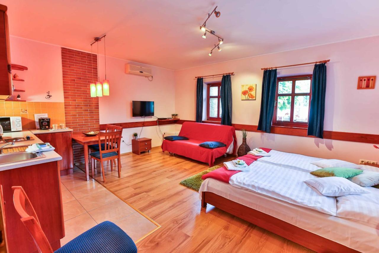 Sara-Lux Apartman Nyarliget Exterior foto