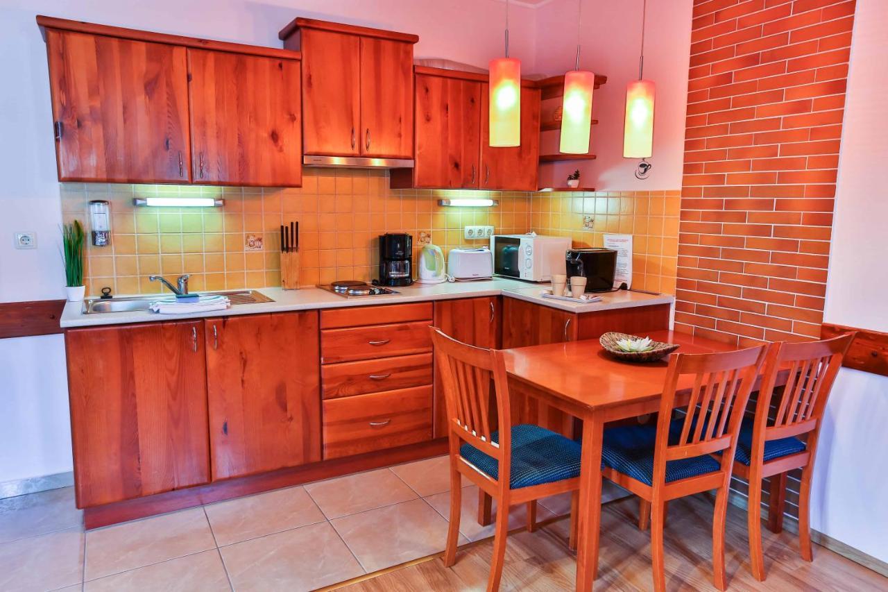 Sara-Lux Apartman Nyarliget Exterior foto
